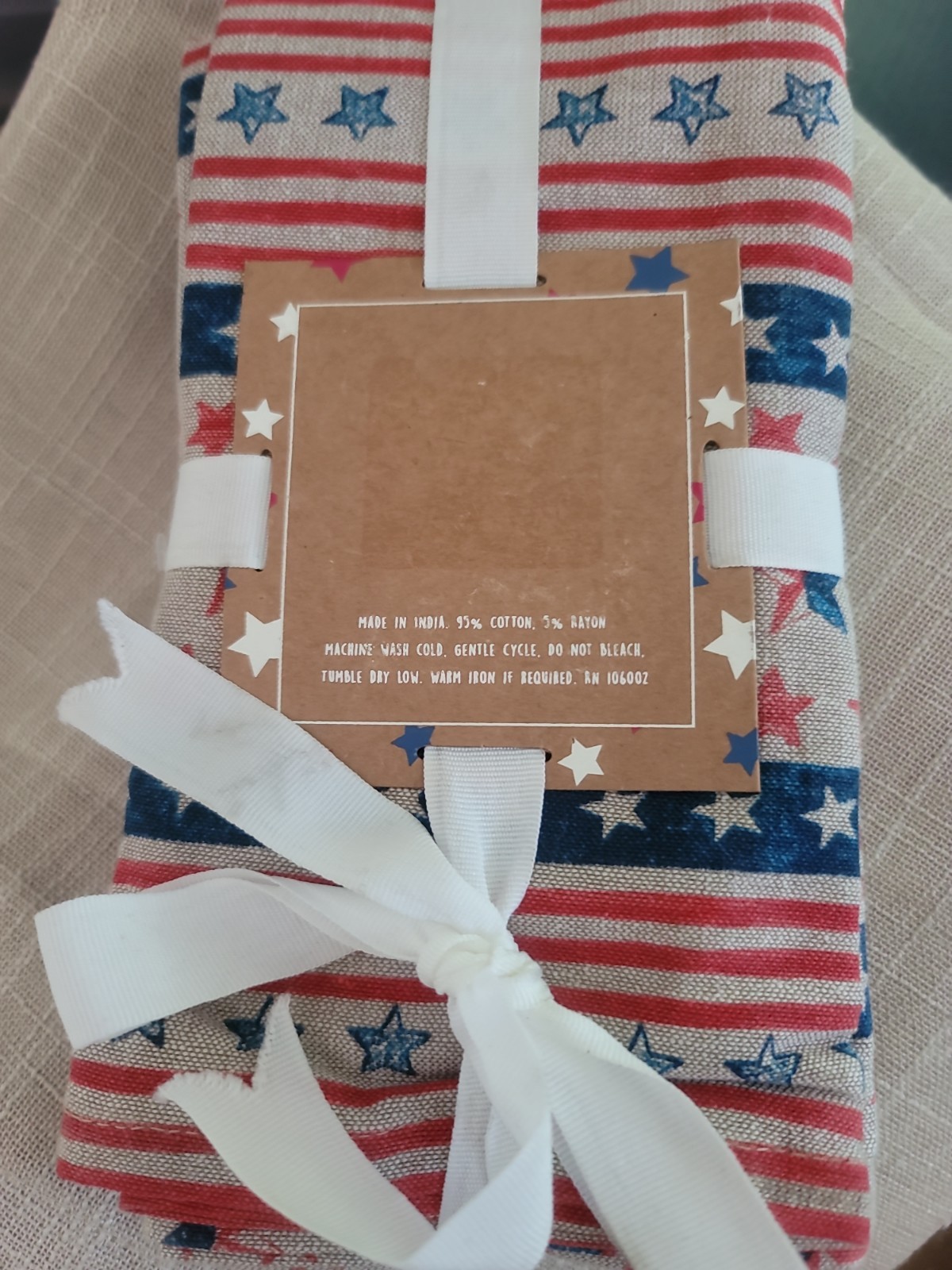 NWT Stars & Stripes 6 Napkins Red White & Blue Stars & Stripes 18x18 gallery