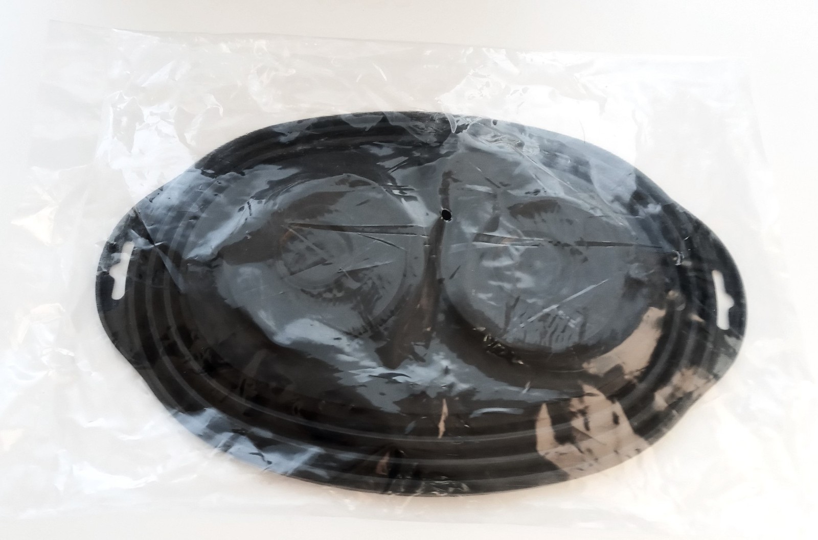 AFF 921 Retractable Magnetic Parts Oval Tray, 12" L x 9" W, Black, gallery