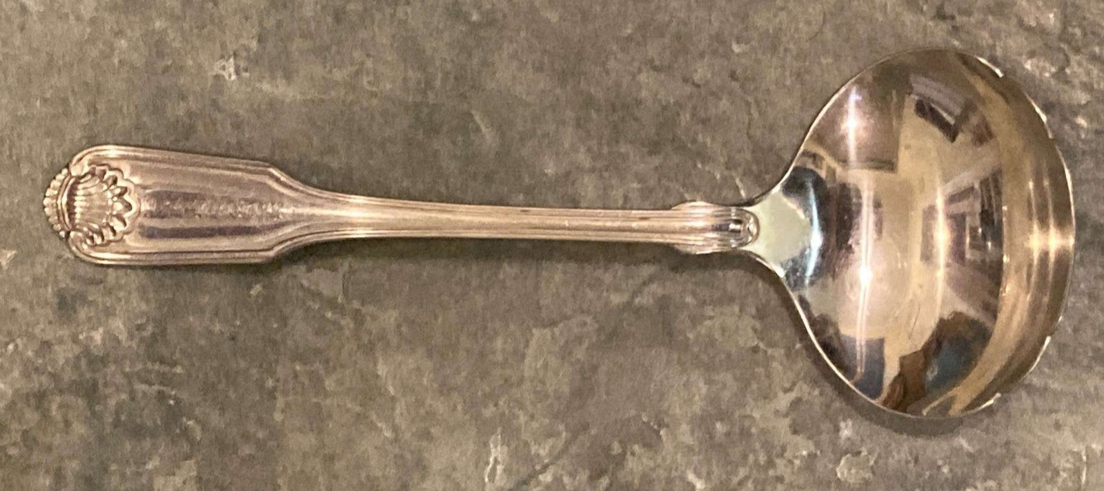 Vintage Oneida Classic Shell Stainless Gravy Ladle 7 5/8 Tableware Spoon gallery