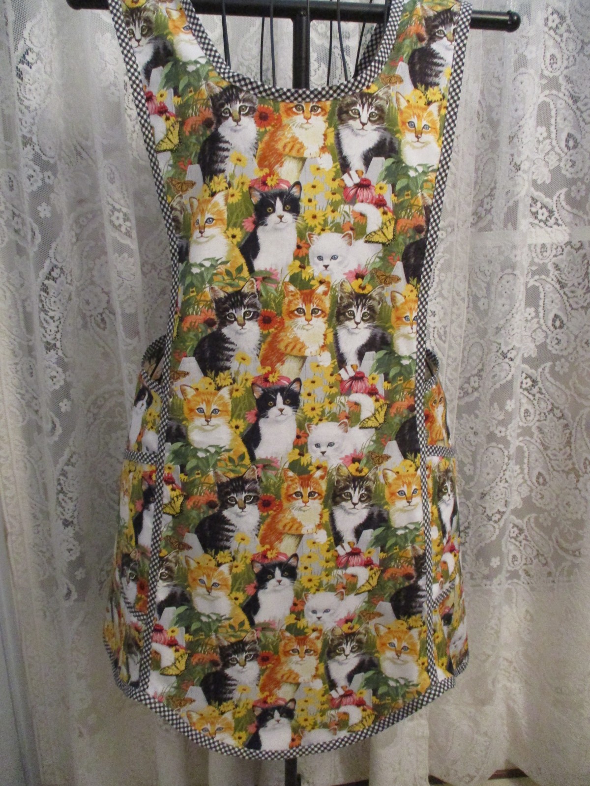 HANDMADE CATS CRISS CROSS APRON SIZE LARGE gallery