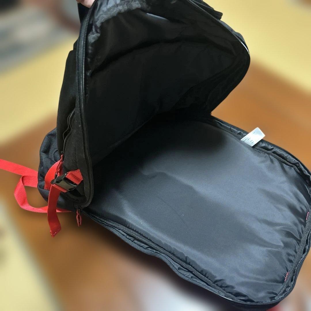Mizuno Black/Red Mesh Backpack Adjustable Straps Used 21.3in 3