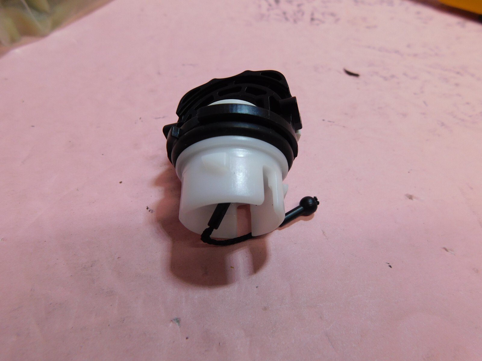 OIL CAP STIHL MS250 MS193T MS200T MS201TC MS261 MS260 # 0000 350 0536 --- UP349B gallery