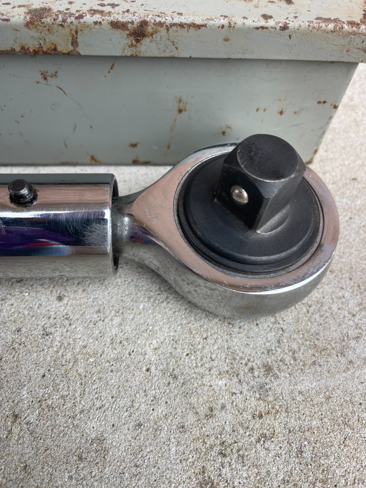ATD Tools Model 106 Ratcheting Torque Wrench; 600Ft-Lbs; 3/4 Drive in Metal Case gallery