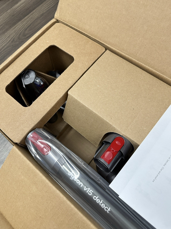 Dyson V15 Detect Total Clean Extra | Yellow/Nickel | Factory Referb gallery