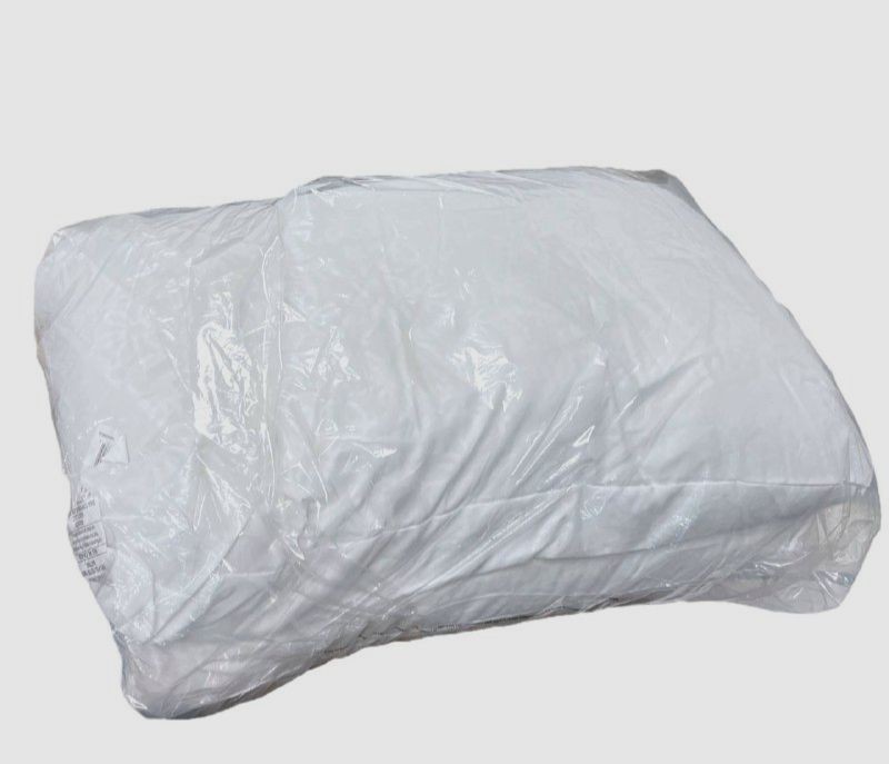 Home Design White Down-Alternative Jumbo Pillow 2-Pack Set, Queen | 20 x 28 gallery