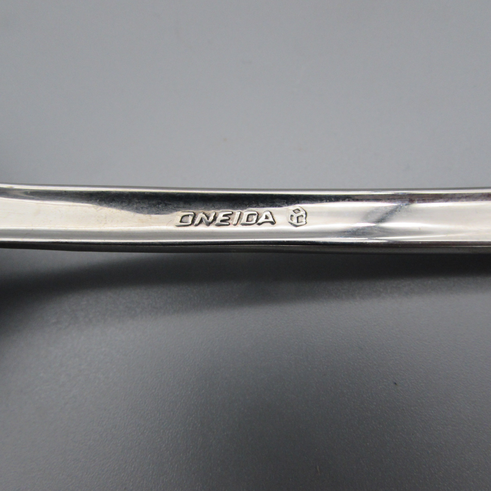 Oneida DAMASK ROSE Stainless Flatware Slotted Serving Spoon CUBE USA gallery