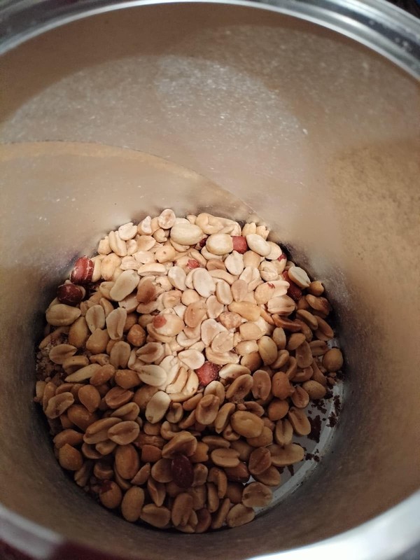 Naturally Delicious Kosher Salted Peanuts – Nutrient-Rich Snack Jar 2.19 lbs gallery