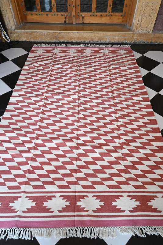 Rugmoda Handmade Cotton Red White Geometric 5x8 ft Living Room Area Rug gallery