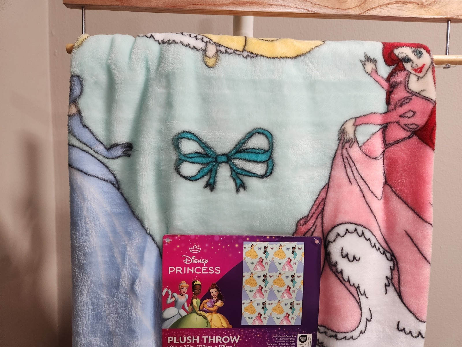 DISNEY PRINCESS PLUSH THROW 50IN X 70IN NWT 100% POLYESTER JAY FRANCO SONS CHINA gallery