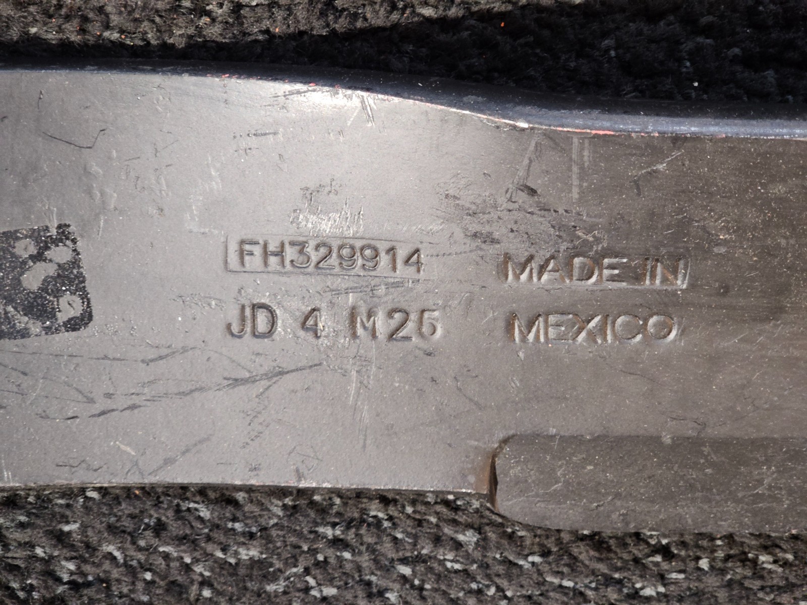 John Deere FH329914 Suction Offset Clockwise Blade For CX15 CX20 E15 FC10R FC15E gallery