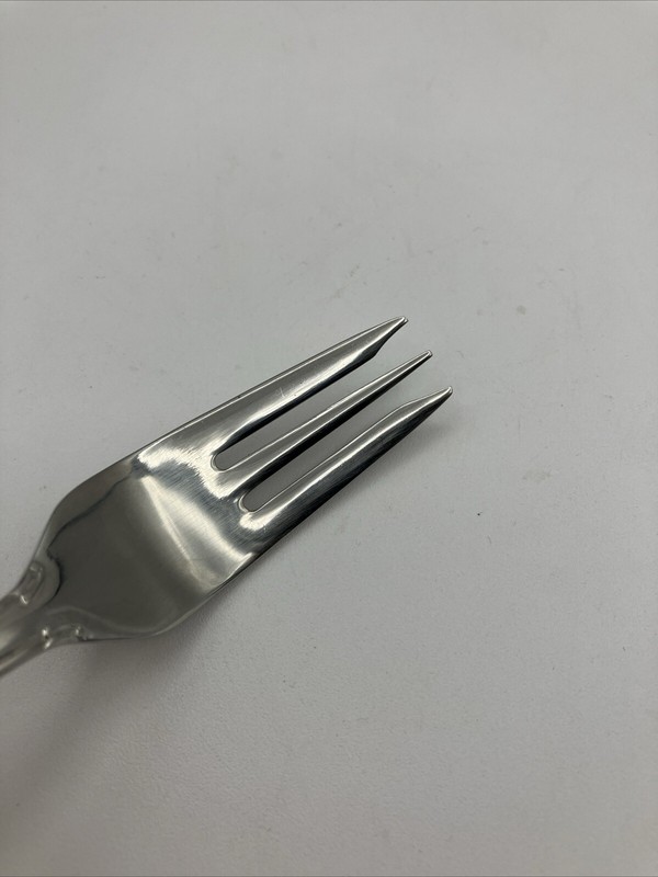 Wallace SIMPLICITY Stainless 18/8 Glossy Silverware Dessert Fork 6 5/16” gallery