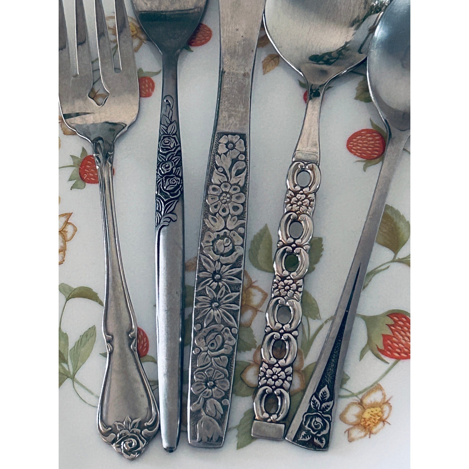 Vintage Mismatched Stainless Flatware Set Service for 4 20pc Floral Boho MCM gallery