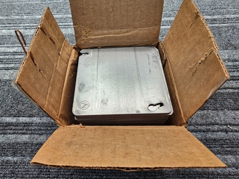 (QTY 100) Emerson 8465 Appleton Flat Electrical Box Covers 4-Inch Square gallery