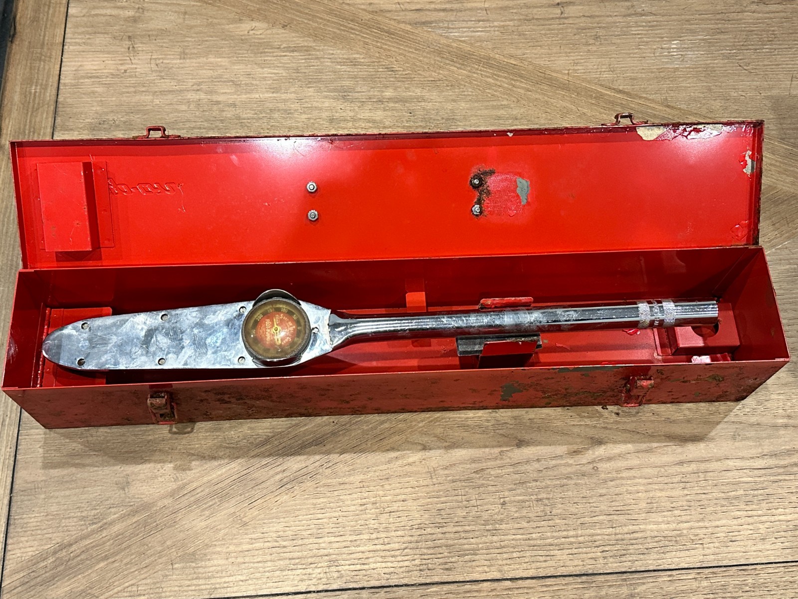 Snap-On Tools TE-250 L TorqOMeter 1/2" Drive Torque Wrench 250 FT LB KRA-94 Case gallery