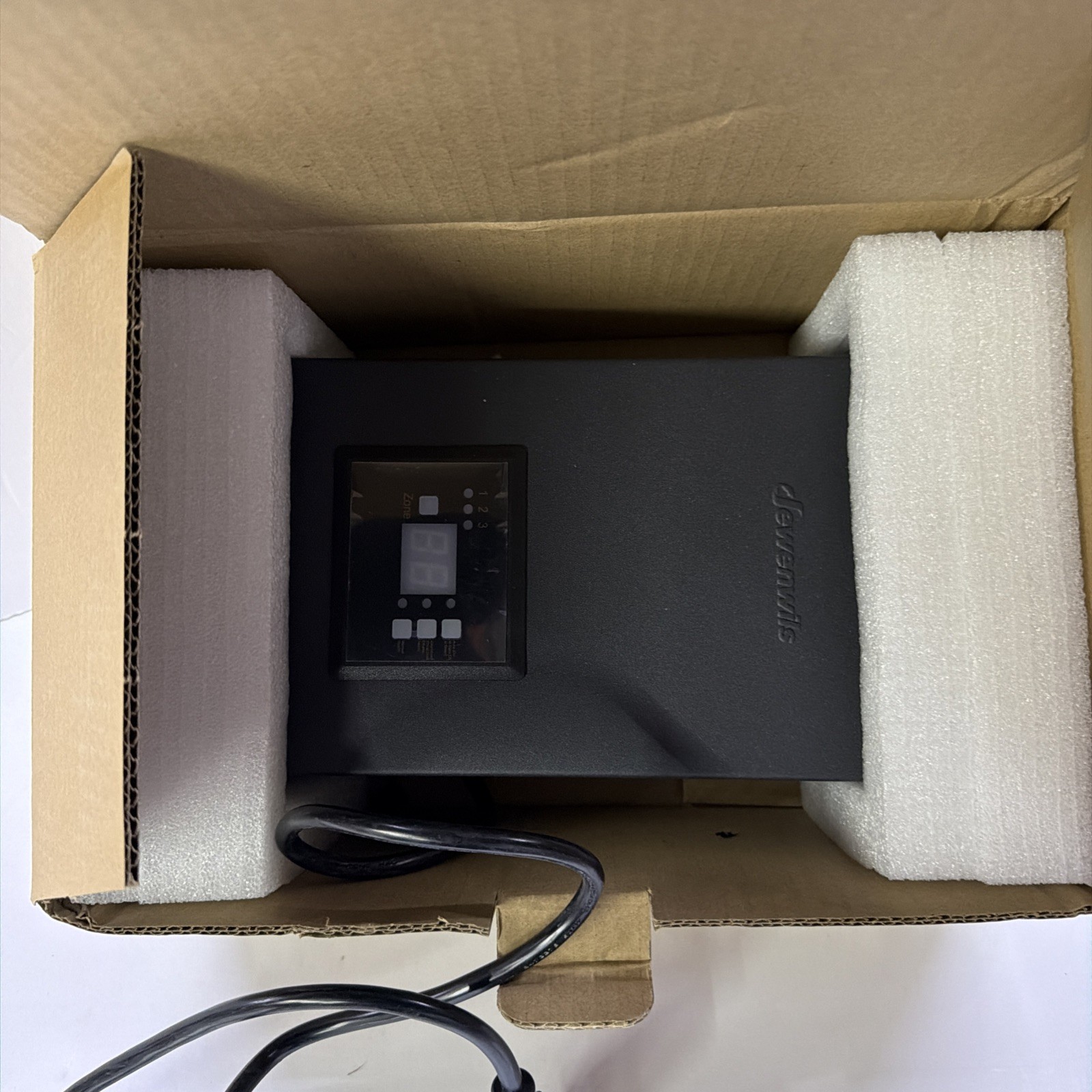 DEWENWILS 300W Smart Low Voltage Transformer WiFi 3 Zones, 120V AC to 12V/14V AC gallery