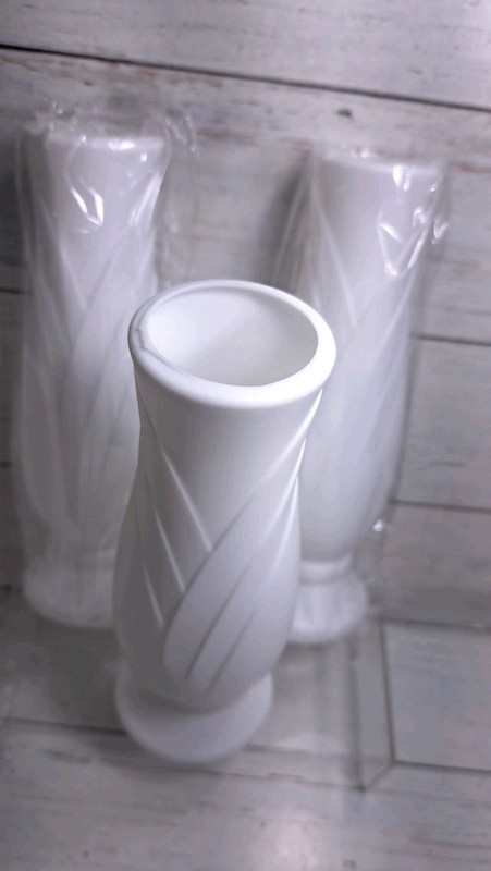 10 Pack Composite Plastic Flower Vases Bulk White Small Boho Floral Vases for... gallery