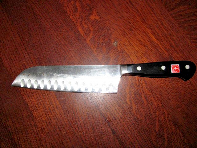 *Wusthof Classic 7" Hollow Edge Santoku Knife 4183/17cm gallery