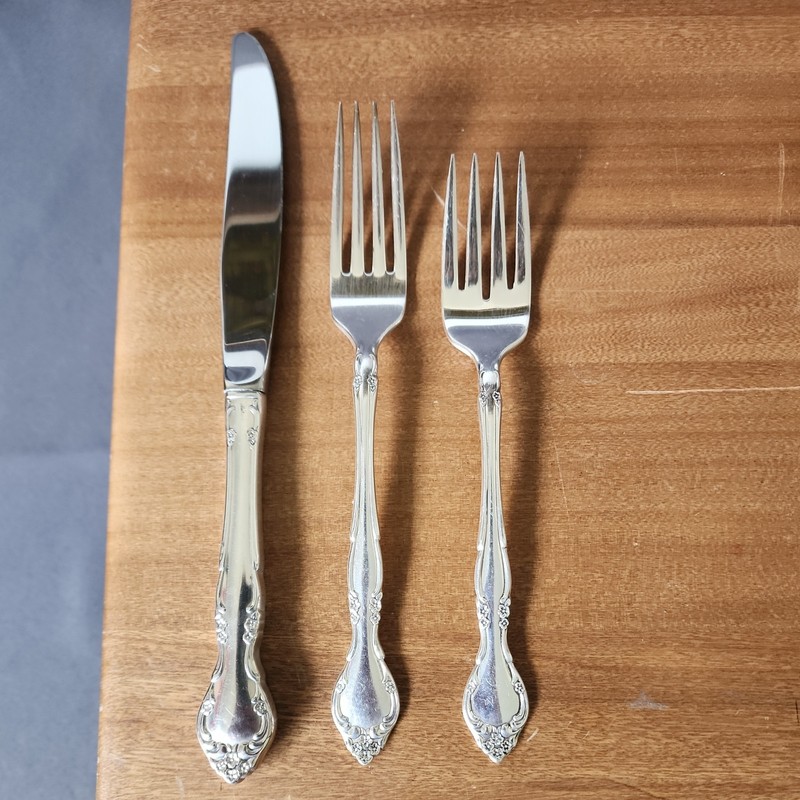 ONEIDA Community Silver Plated Affection 1960 Flatware Pcs with Case gallery