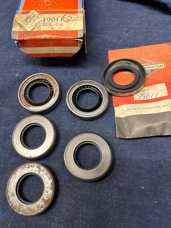 🏁 NOS Briggs & Stratton 691582 (19011) Lot of 6 gallery