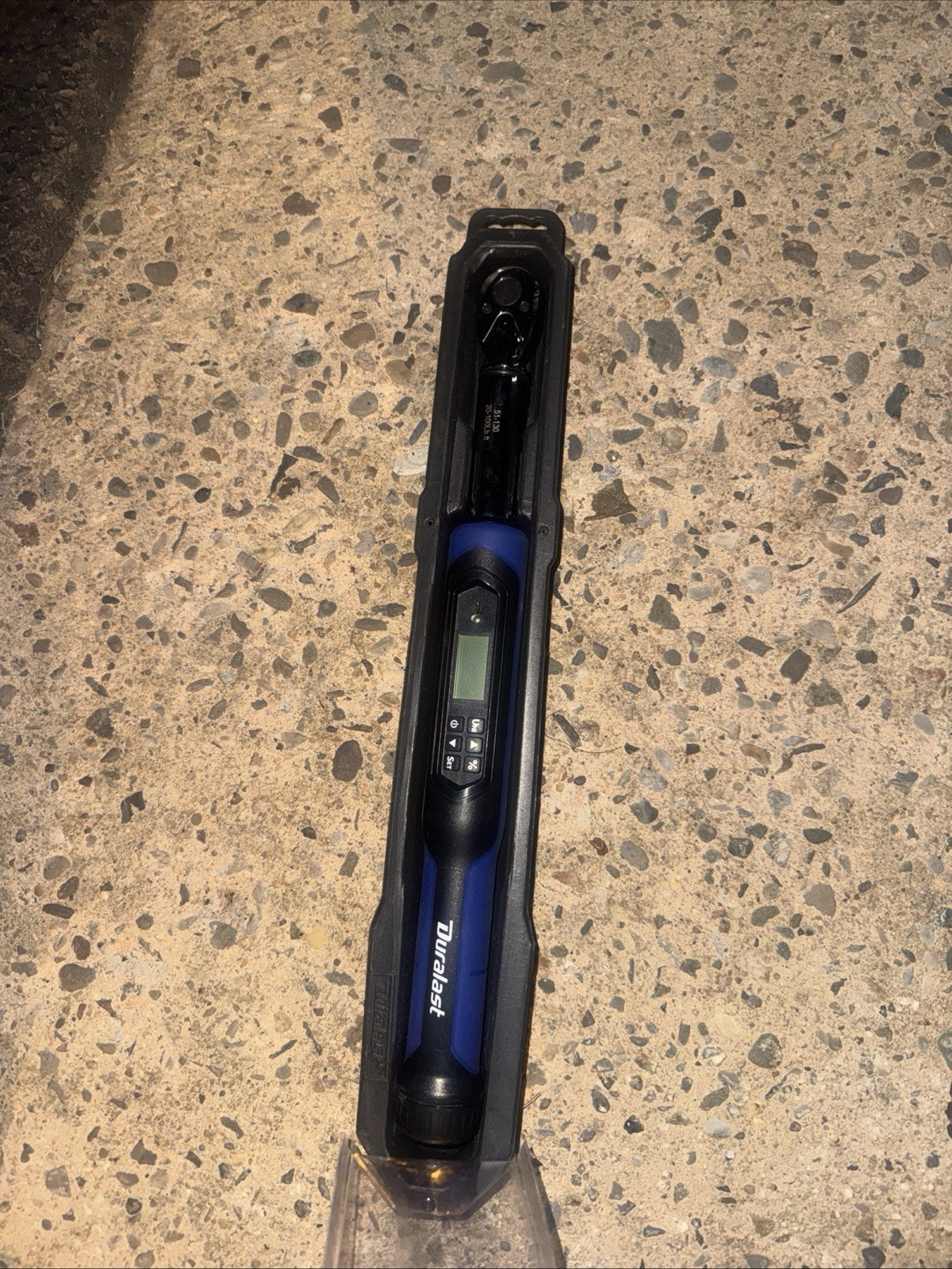 Duralast 3/8in Drive Electronic Torque Wrench gallery