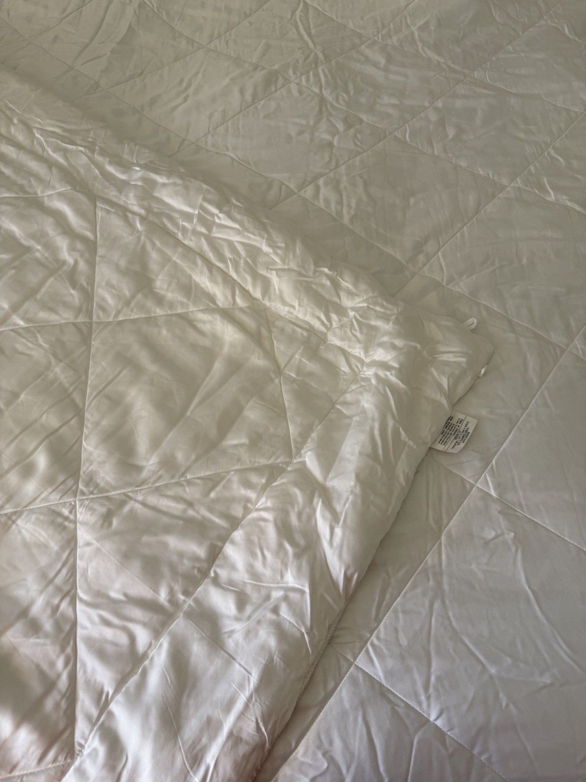 Cozy Earth Bamboo Comforter (Queen) gallery