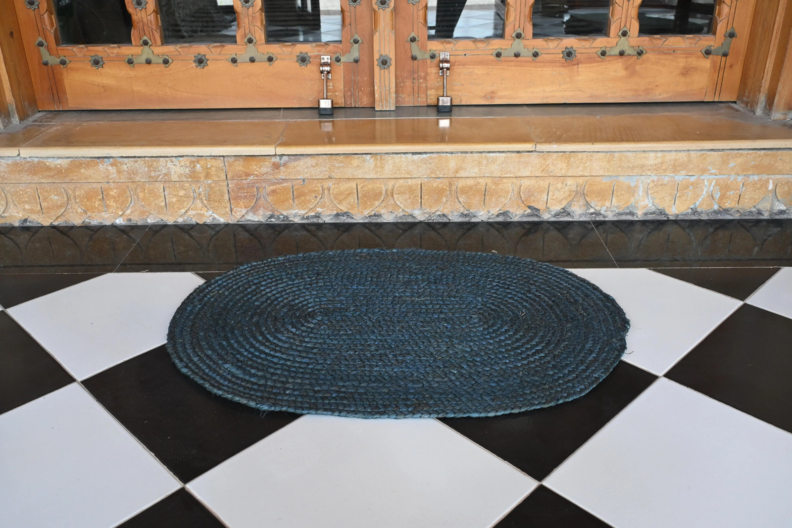 Rugmoda Jute Blue Braided Round 1.5x2 ft Entryway Doormat Rug gallery