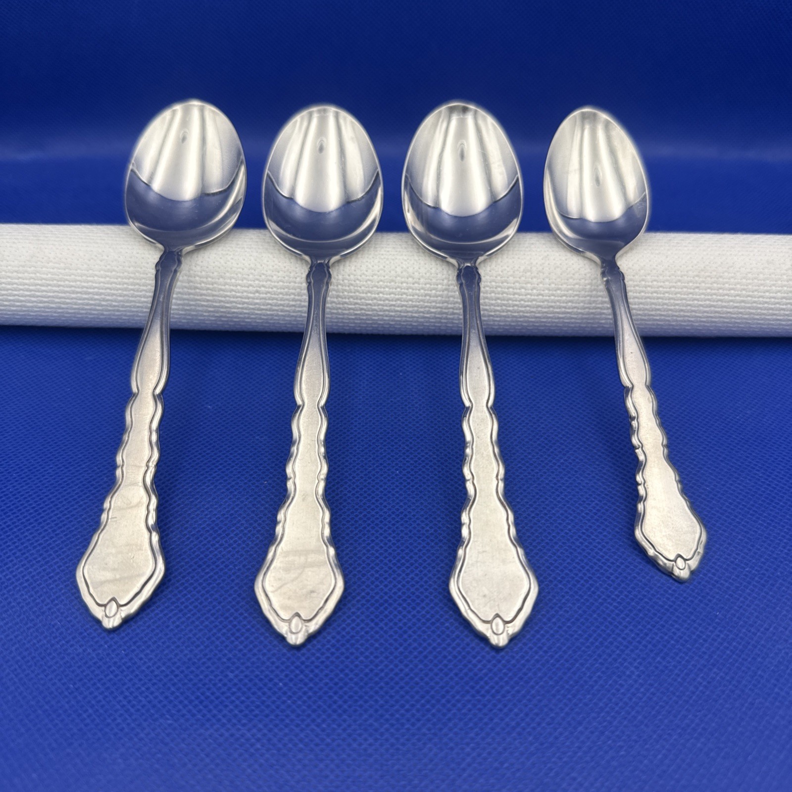 Oneida Community SATINIQUE Stainless Soup Spoon Satin Silverware Flatware Set 3 gallery