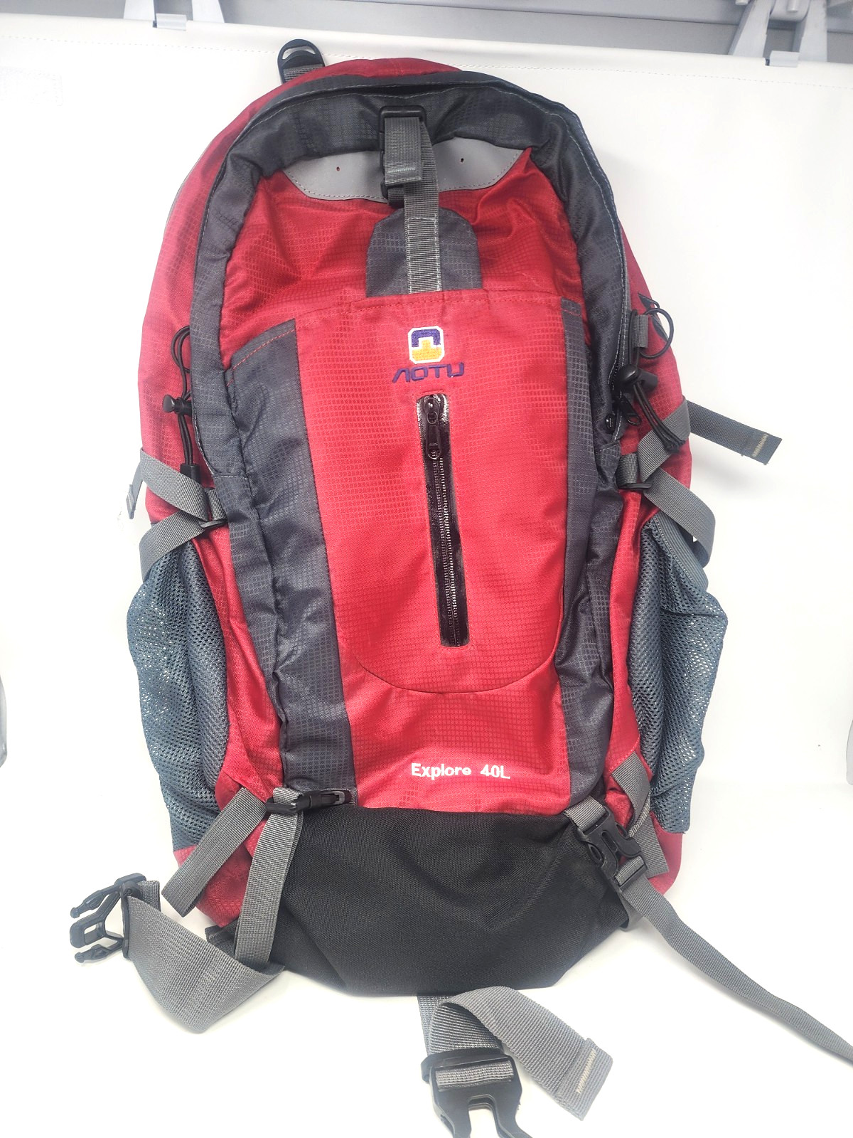 AOTU Explore 40L hydration ready backpack – Red