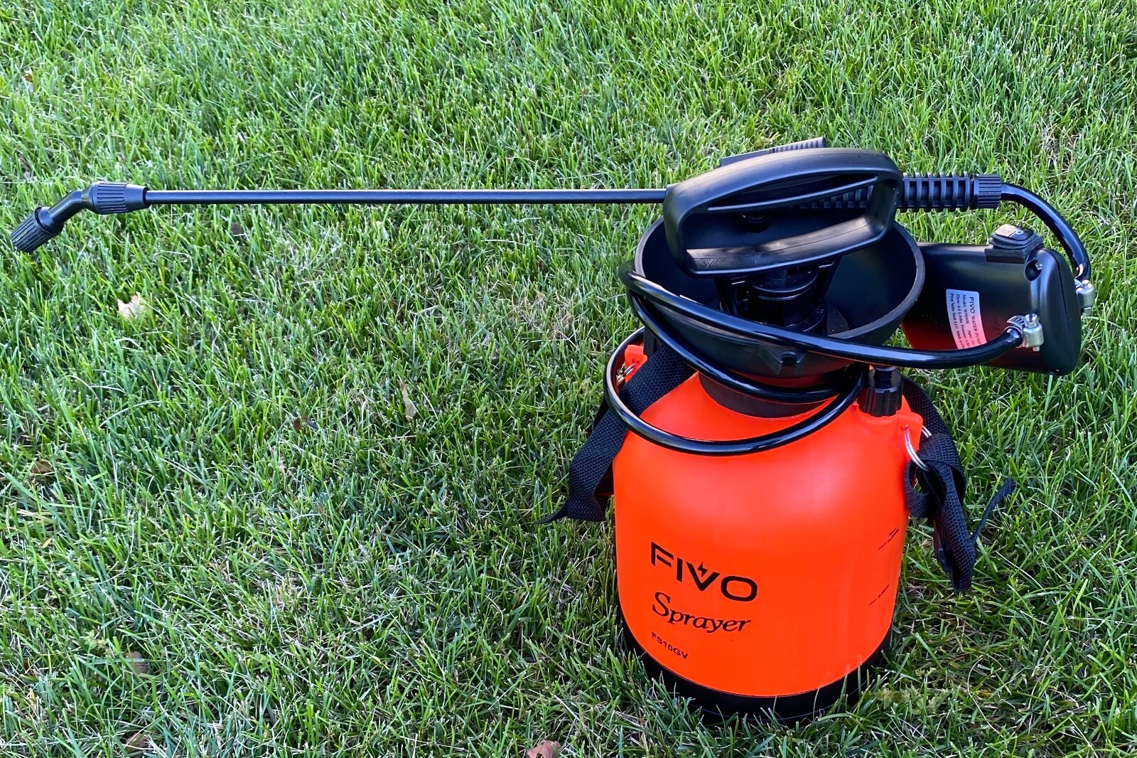 Electric Pump & Manual Dual Function Lawn & Garden Sprayer 0.8 Gallon gallery