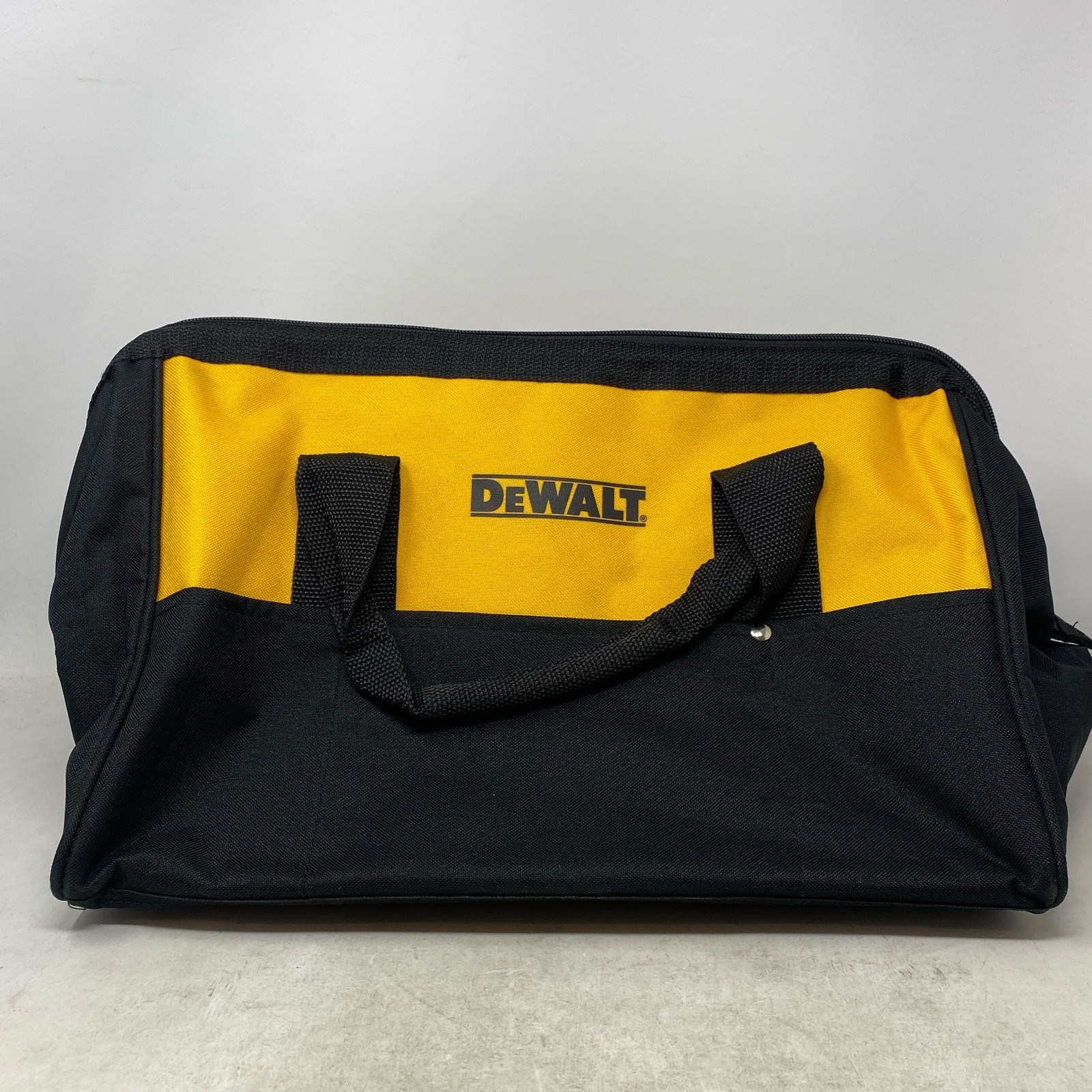 DEWALT 15" Medium Heavy-Duty Contractor Tool Bag, Black/Yellow (629053-00) gallery