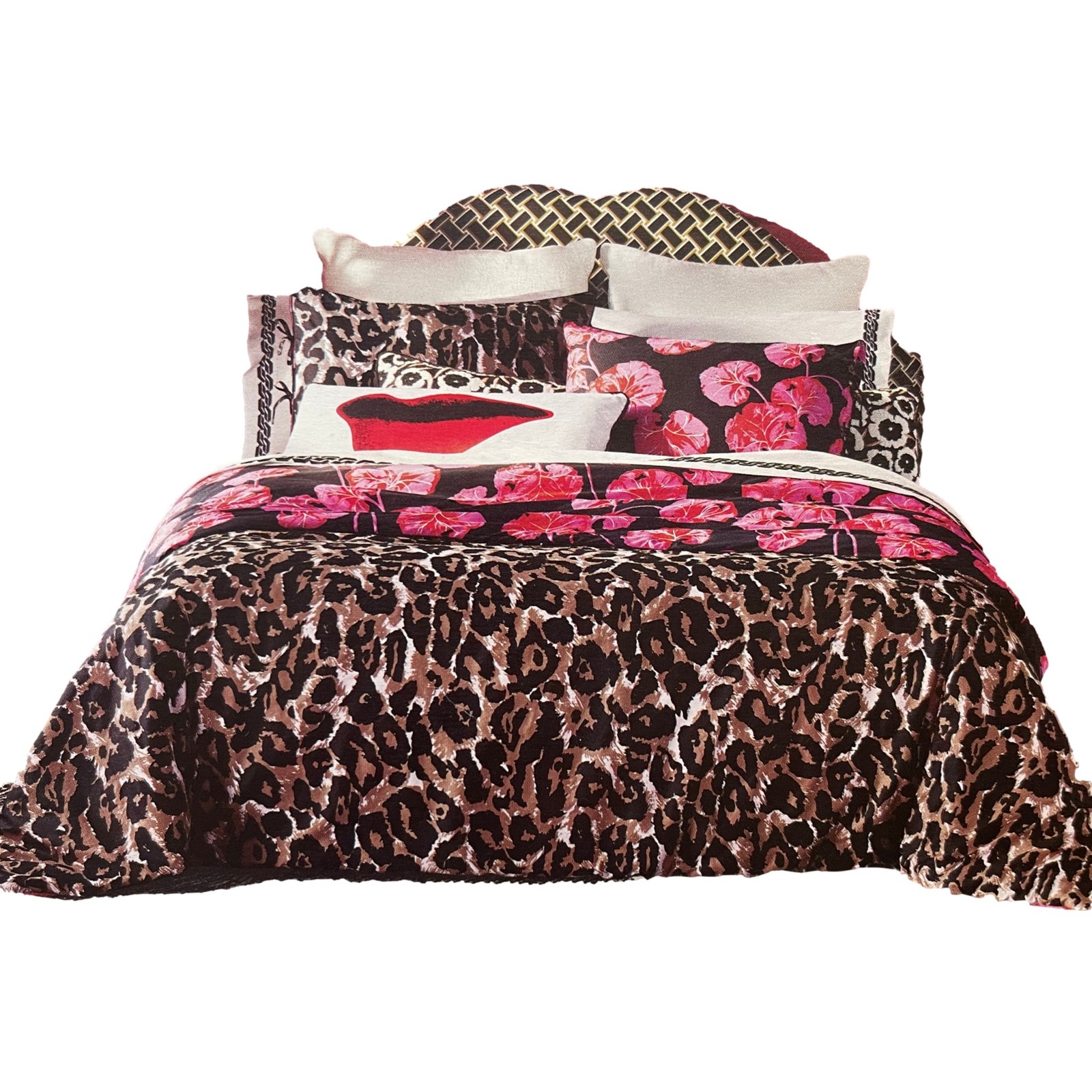 Leopard Geranium Reversible Full/Queen Comforter Set with Shams, DVF for Target gallery