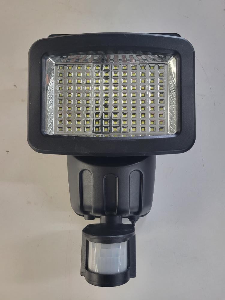 Battery Powered Worklight with Adjustable Base and Plugged Slot Uses (P24033668) gallery