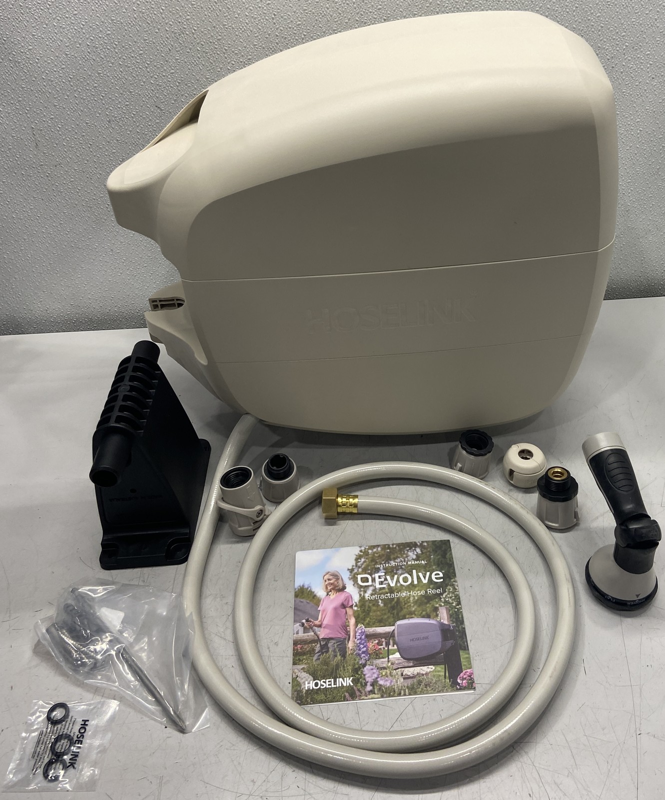 Evolve Retractable Hose Reel Beige USE10100B gallery