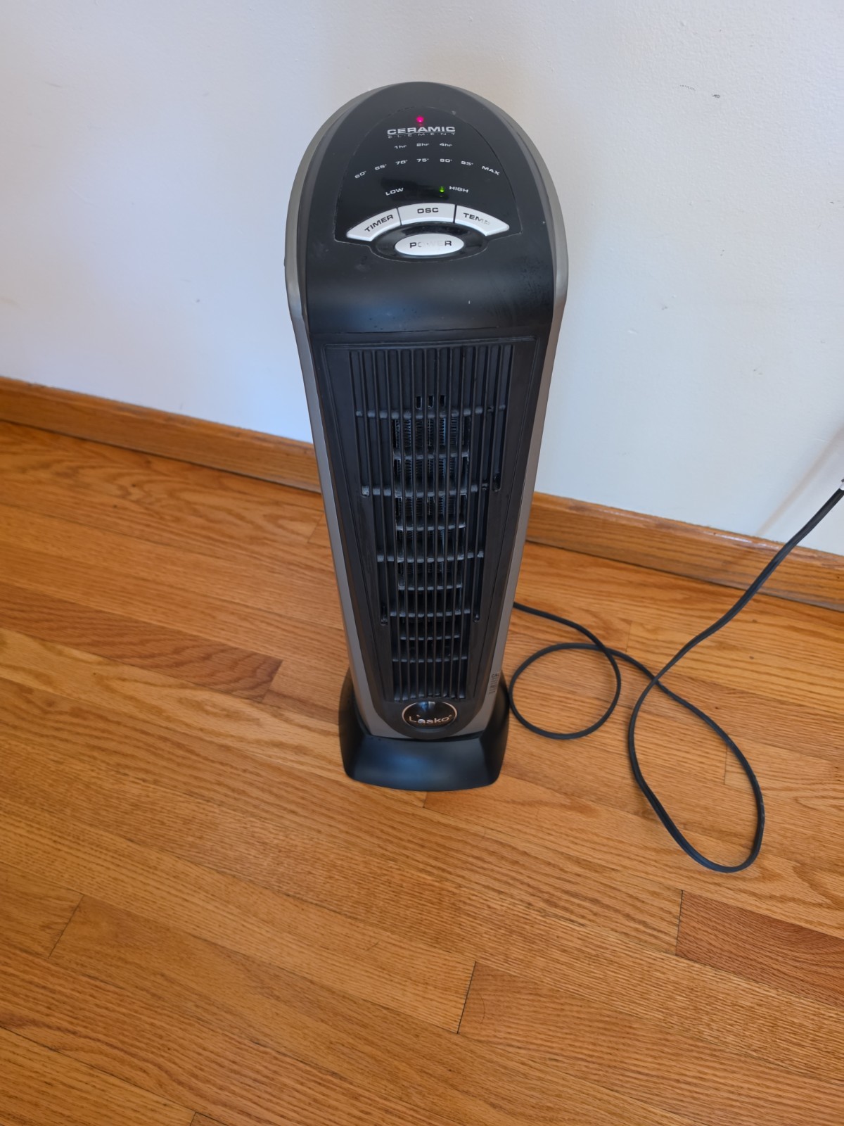 Lasko 751320 1500W Built-In Ceramic Tower Heater 23 in. - NO REMOTE - USED gallery