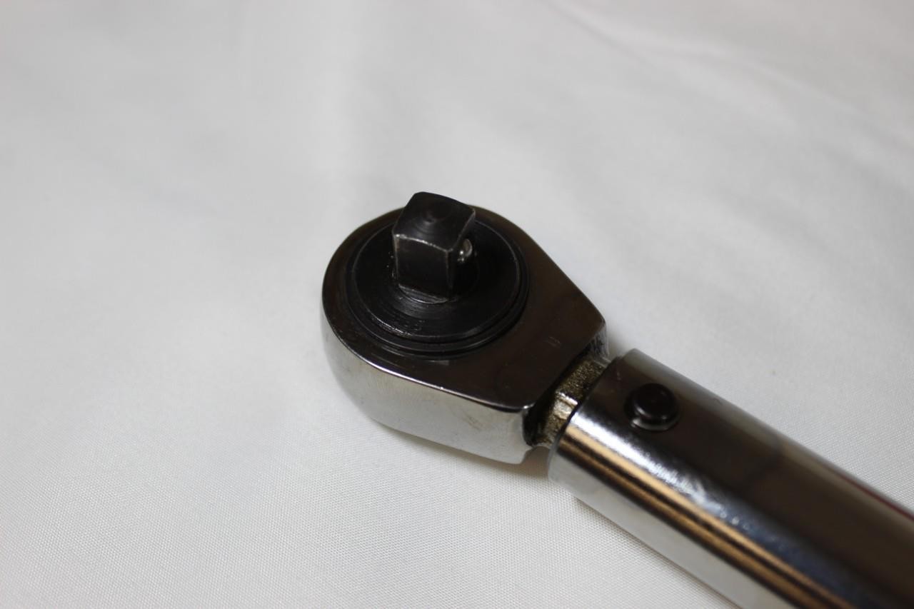 MAC Tools TW75FR ⅜” Drive Adjustable Click Torque Wrench gallery