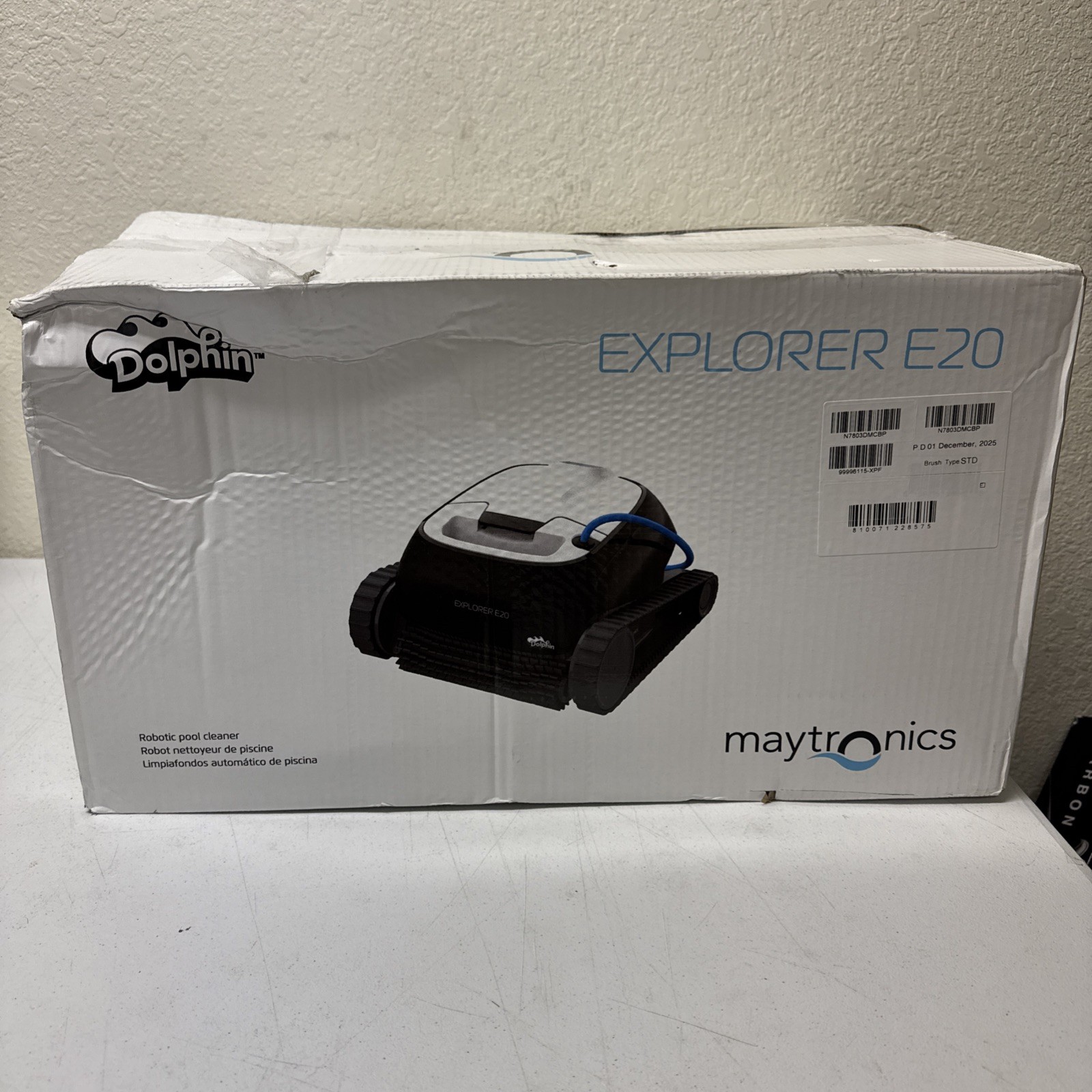 Dolphin Explorer E20 Robotic Pool Cleaner Auto Vacuum Easy Clean (9426) gallery