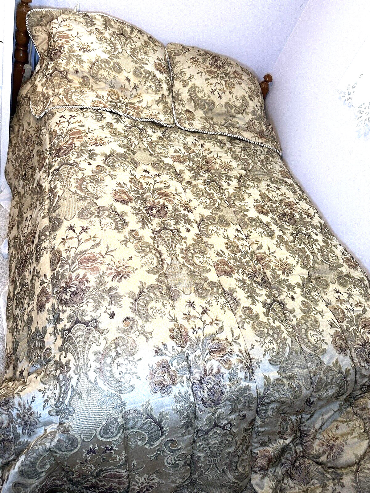 Queen Gold Beige elegant Soft Shimmer Jacquard Bedding Braided Cord Trim 86x92in gallery