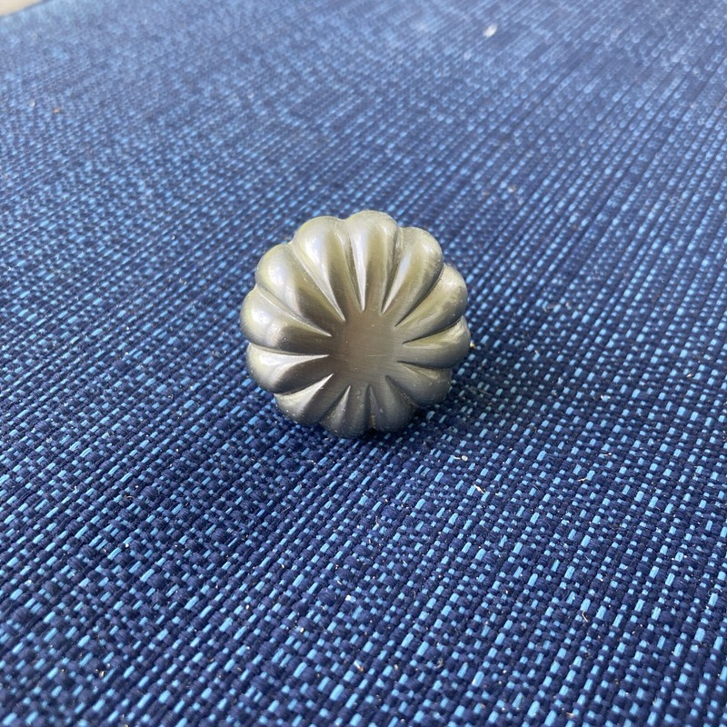 Cabinet Knobs Pulls Melon Scalloped Flower Satin Nickel Boho Retro (lot of 18) gallery