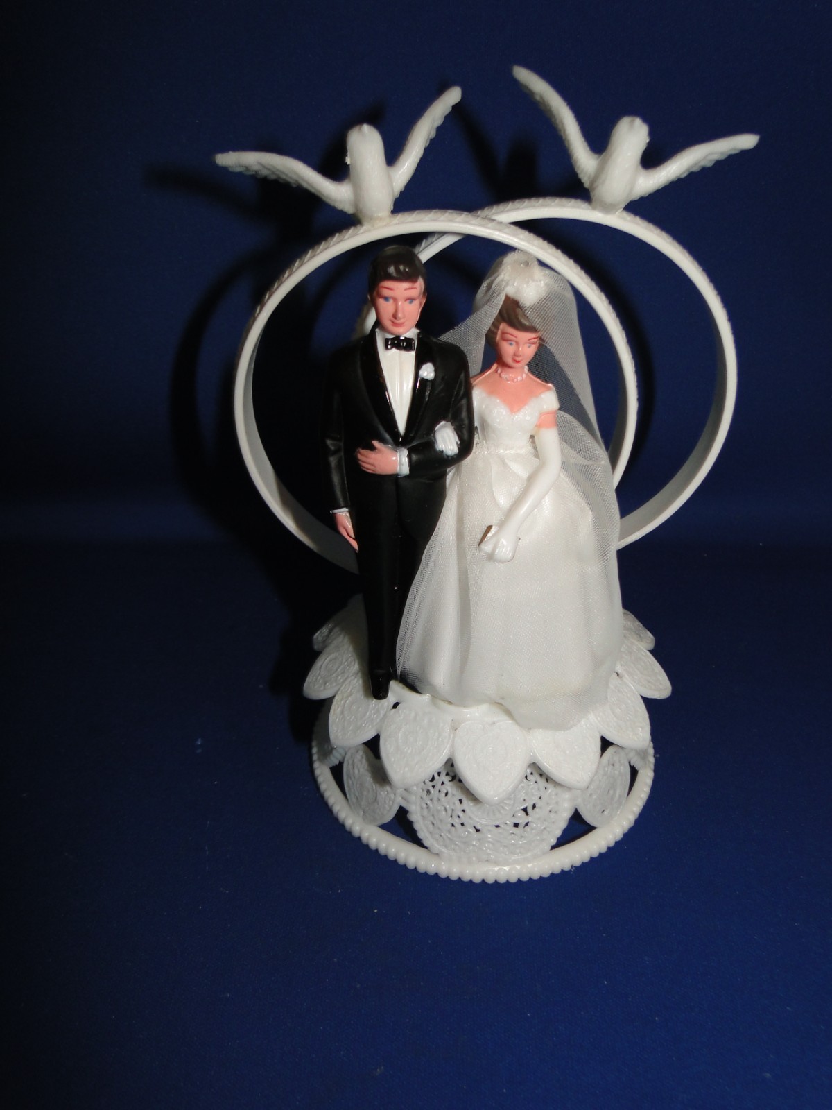 New Vintage Wilton Petite Double Rings Couple Wedding CakeTop, doves, 104-42413 gallery