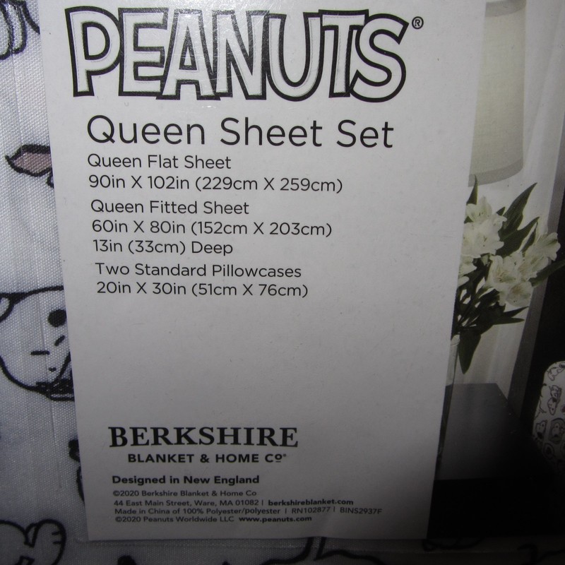 Peanuts Snoopy Bed Sheet Set Queen Size 4-pc Valentines Day Hearts Cartoon NEW gallery