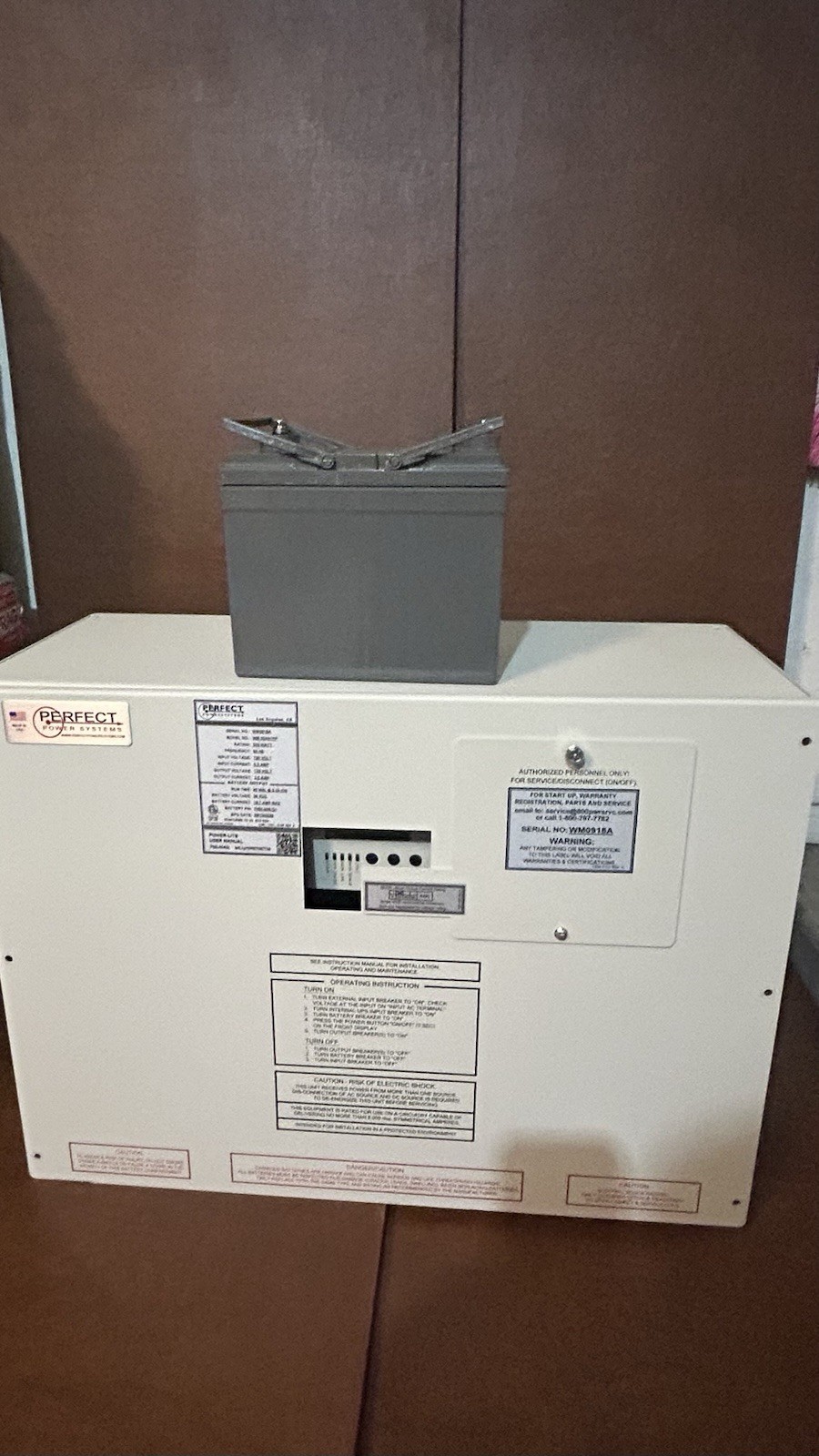 Perfect Power Systems Power-Lite WM30A01PP Solar Charger/Inverter 300W/ battery gallery
