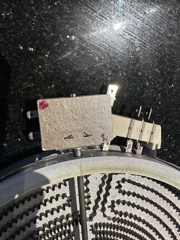 OEM Whirlpool Range Radiant Surface Element W10275048 gallery