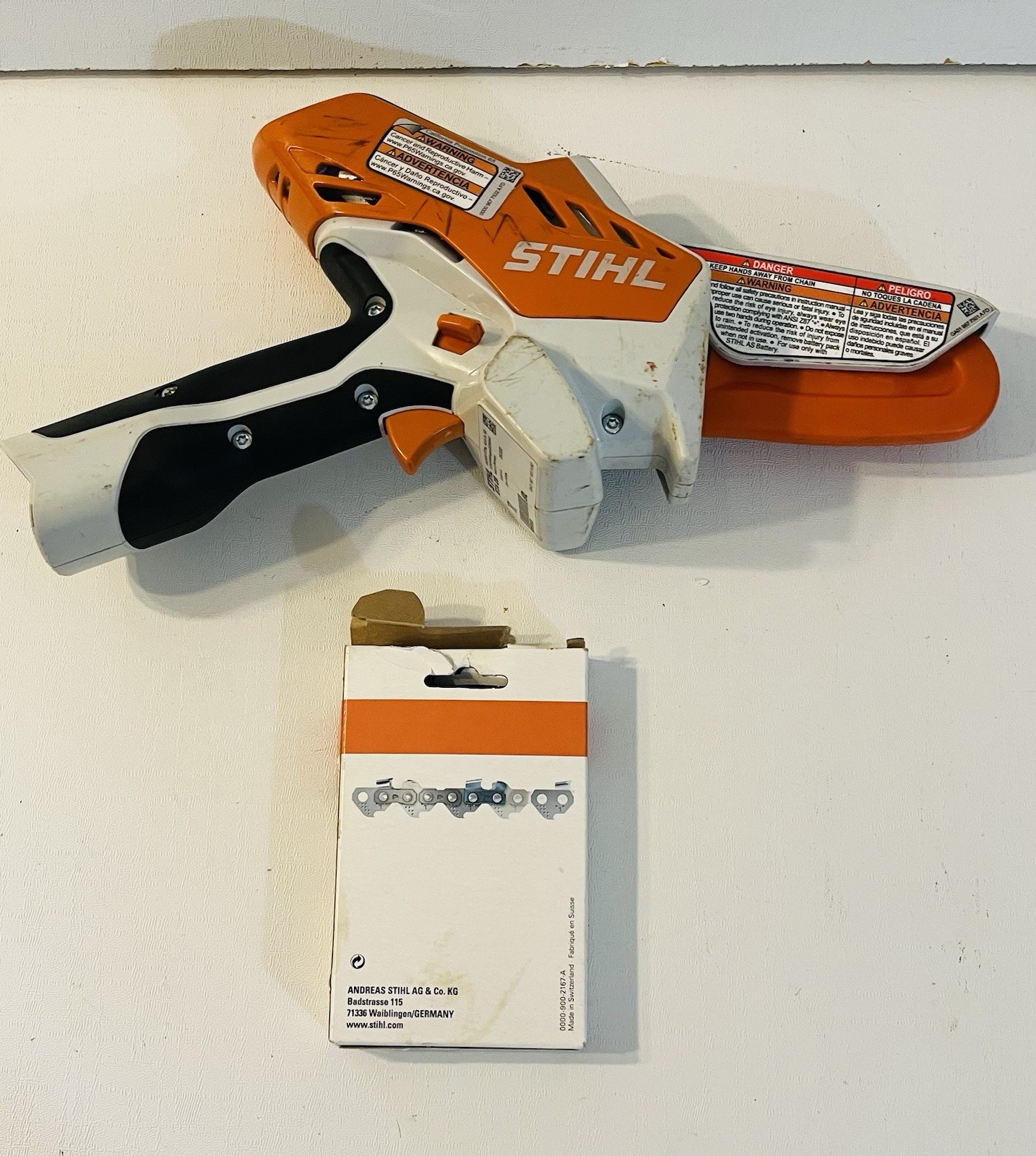 Stihl GTA 26 Lightweight Compact Battery-Powered 10.8-Volt Garden Pruner 3359 gallery