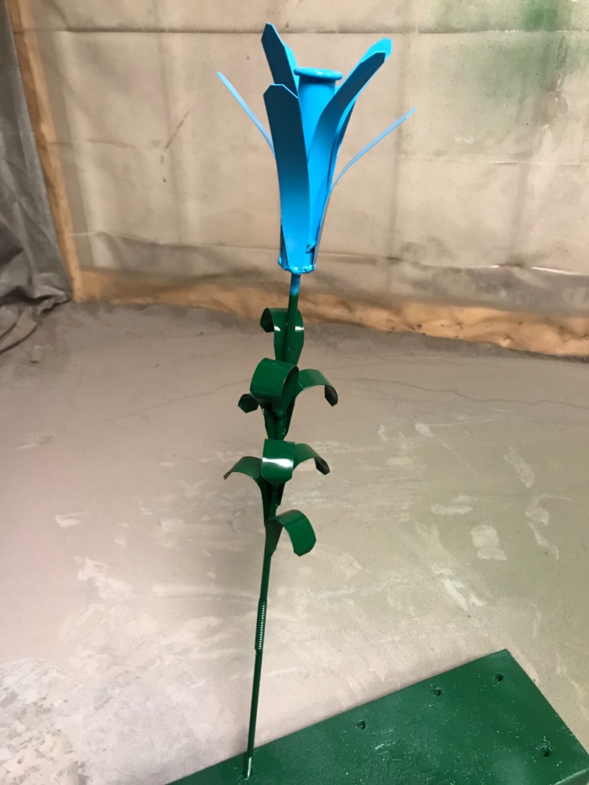 Recycled Hand Made All steel welded Bright blue Lilly flower garden yard art gallery