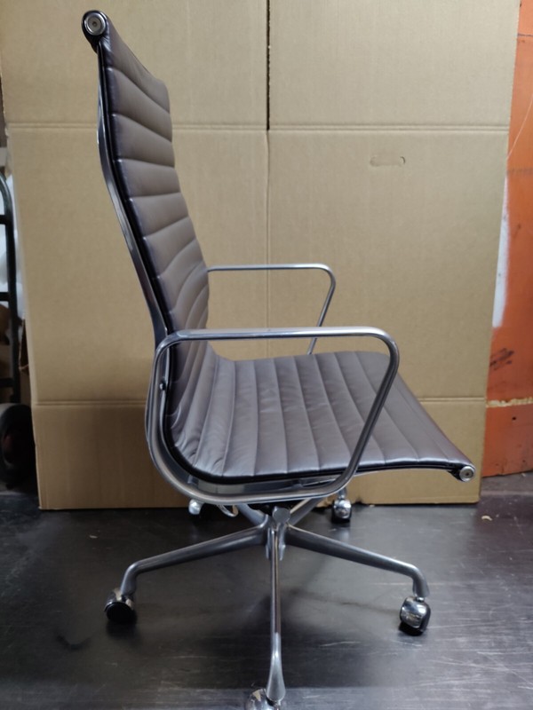2005 Eames Herman Miller High Executive Aluminum Group Desk Chair leather EA337 gallery