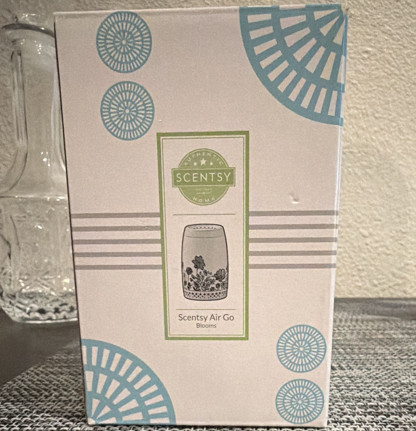 Scentsy Air Go Blooms USB Oil Diffuser Floral Eco Mode White Multicolor gallery