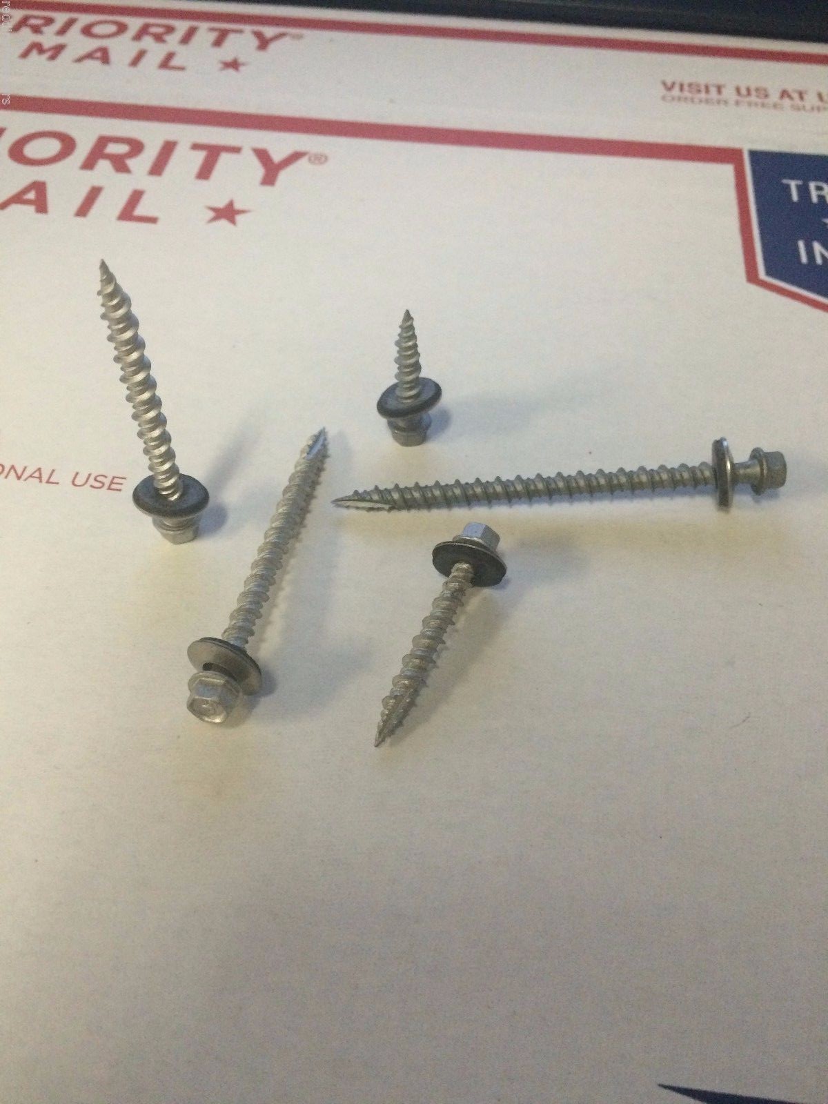 (2,000) INTERCORP PGA1032 #10 X 2" Pole Gripper Roofing Screws W/ Rubber Washer gallery