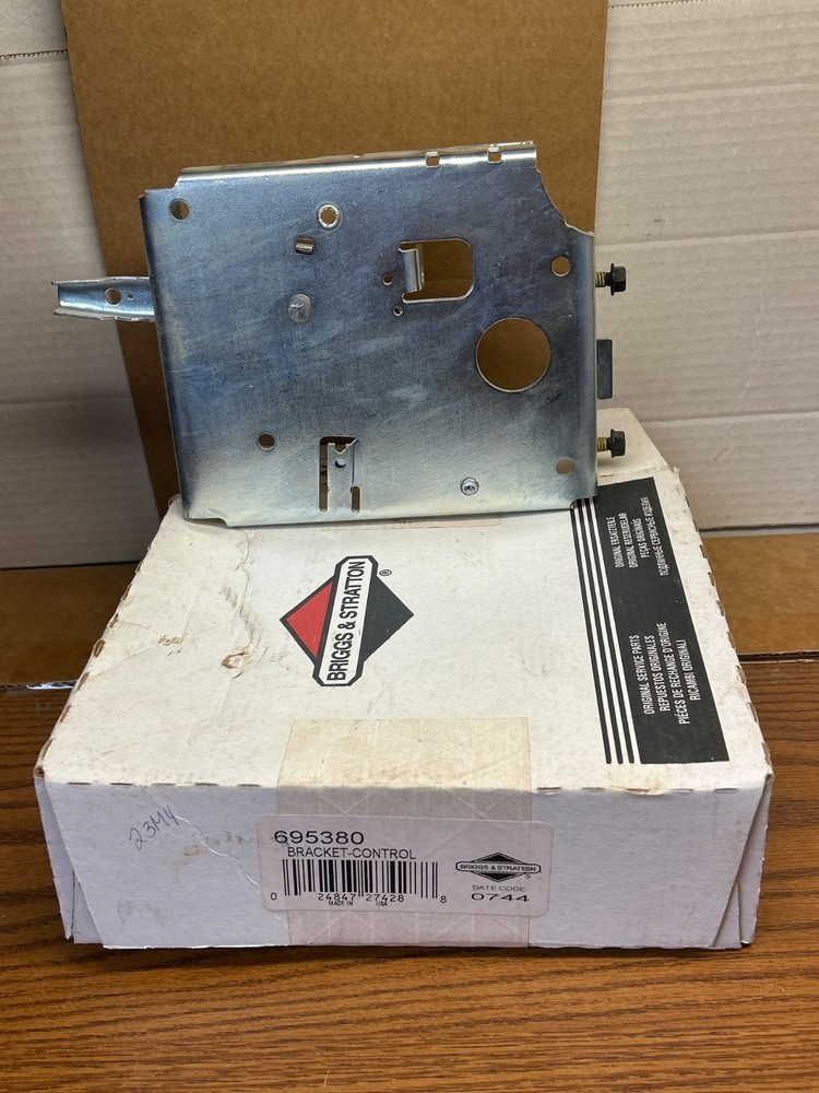 BRIGGS & STRATTON CONTROL BRACKET 695380 DEALER Close OUT. NLA