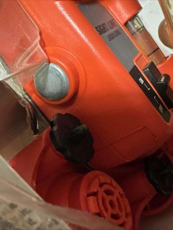 Black & Decker Crossfire Laser Level BDL310S w/ Case & Mount NOS gallery