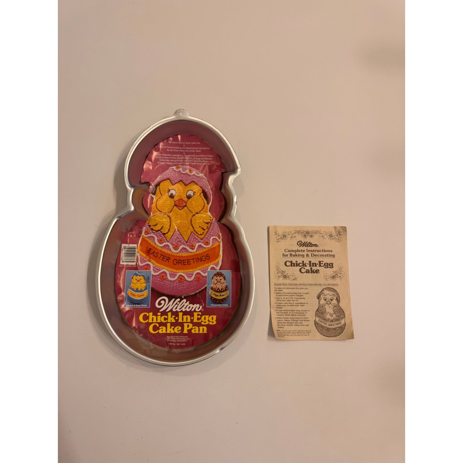 Wilton Vintage 1985 1821-2356 Chick In Egg Cake Pan w/Baking Guide 15x9x2 gallery